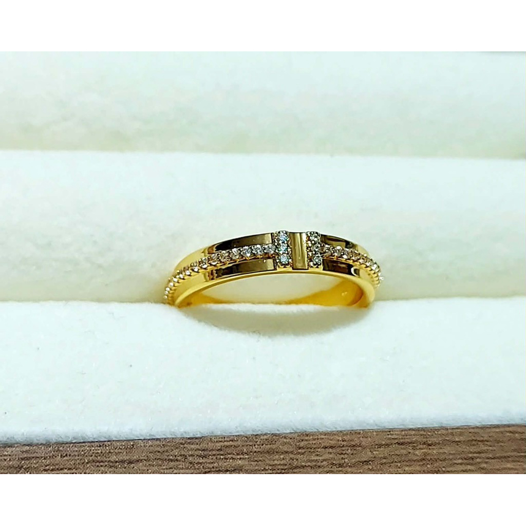 Tiff-Inspired Ring with Diamond Surround – Yellow Gold Setting S8