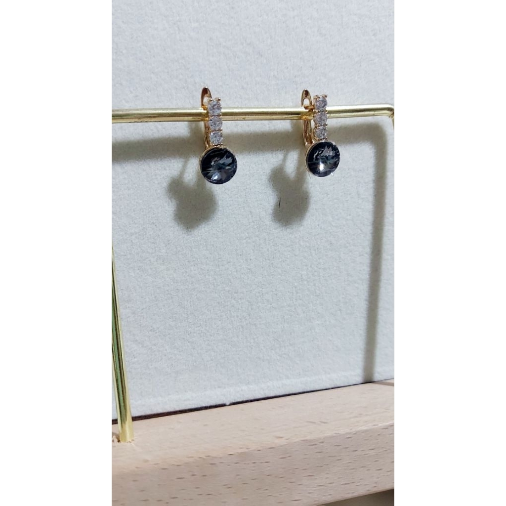 Elegant Gray Gemstone Drop Earring w/ dia. product photo 1