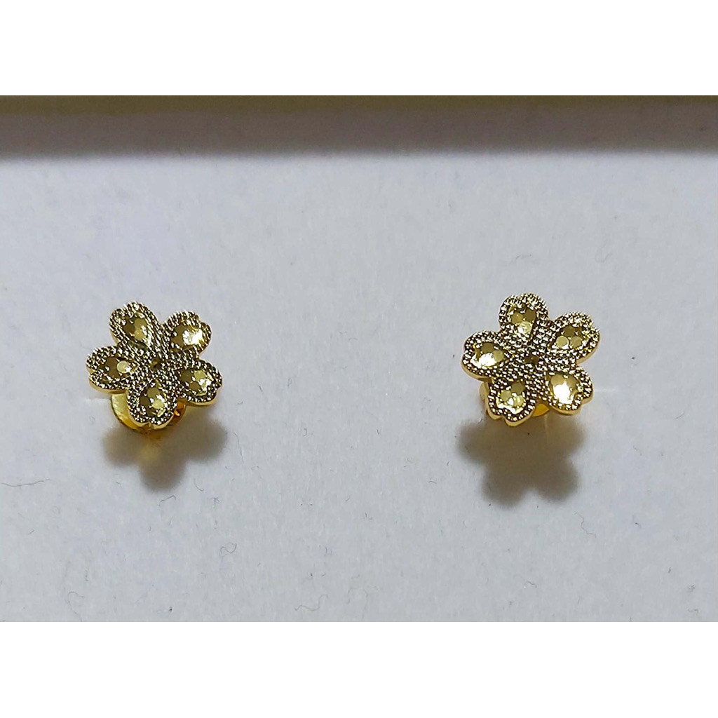 Filigree Flower Stud Earrings | Yellow Gold Setting product photo 3