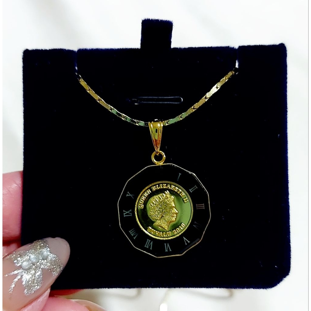 Queen Elizabeth Timeless Necklace product photo 3