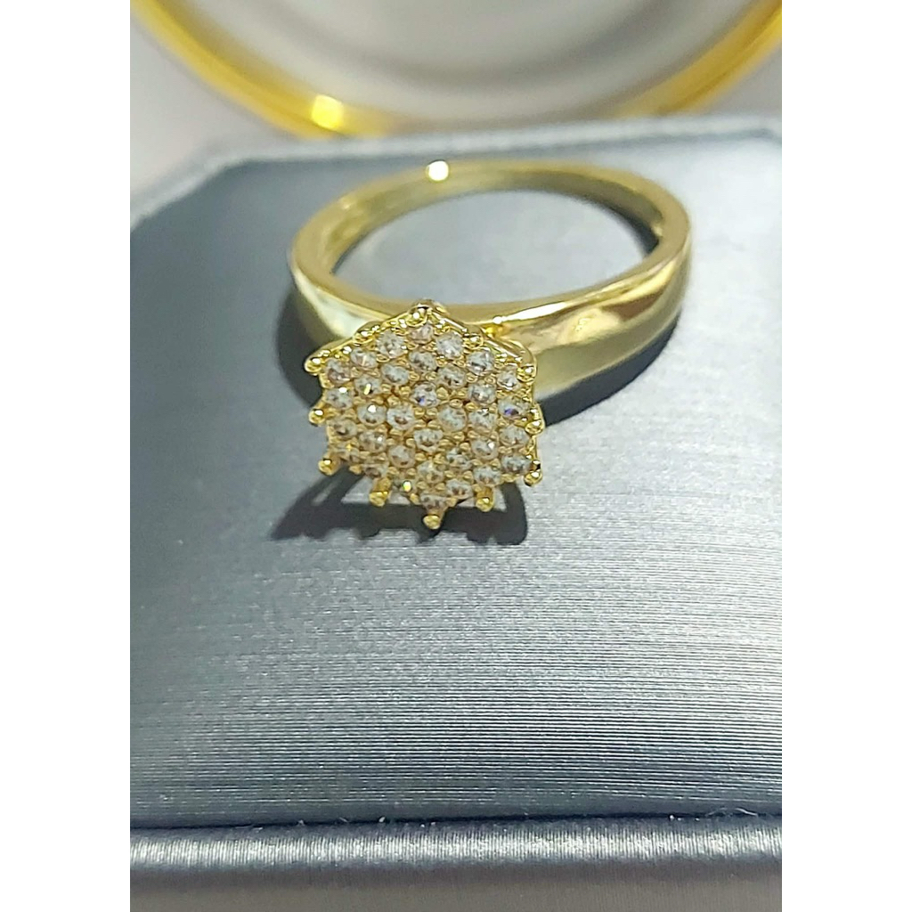 Diamond Cluster Halo Ring – Yellow Gold (Size 8) product photo 5