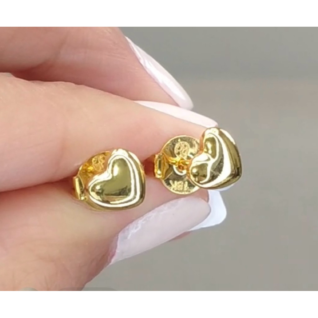 Small Heart Stud Earrings product photo 1