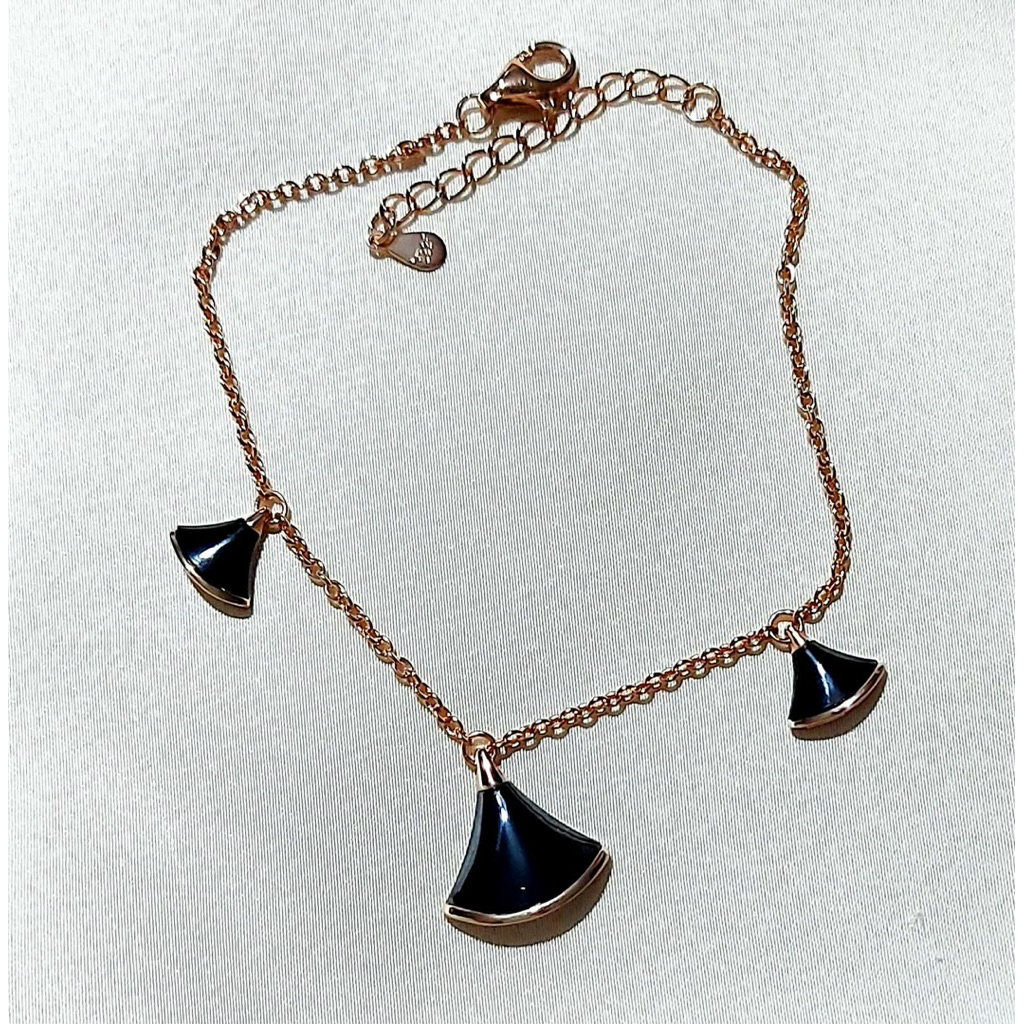 Champagne Divas Dream Bracelet | Black Onyx & 18K Gold Vermeil product photo 2