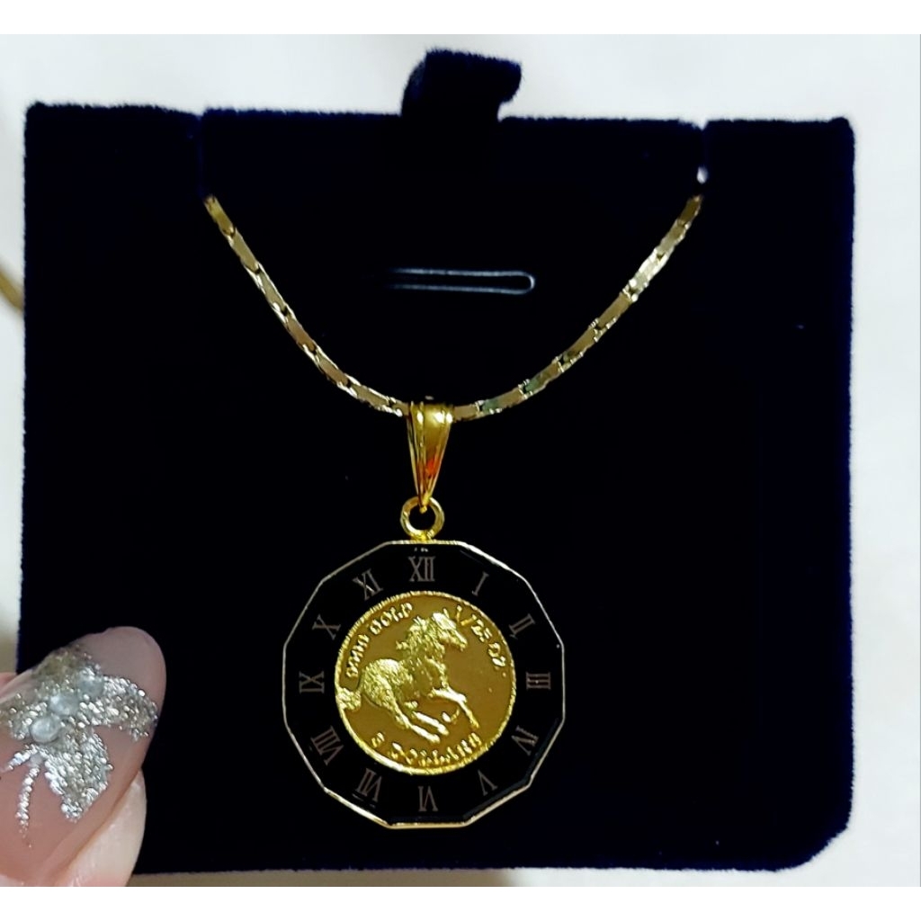 Queen Elizabeth Timeless Necklace product photo 1