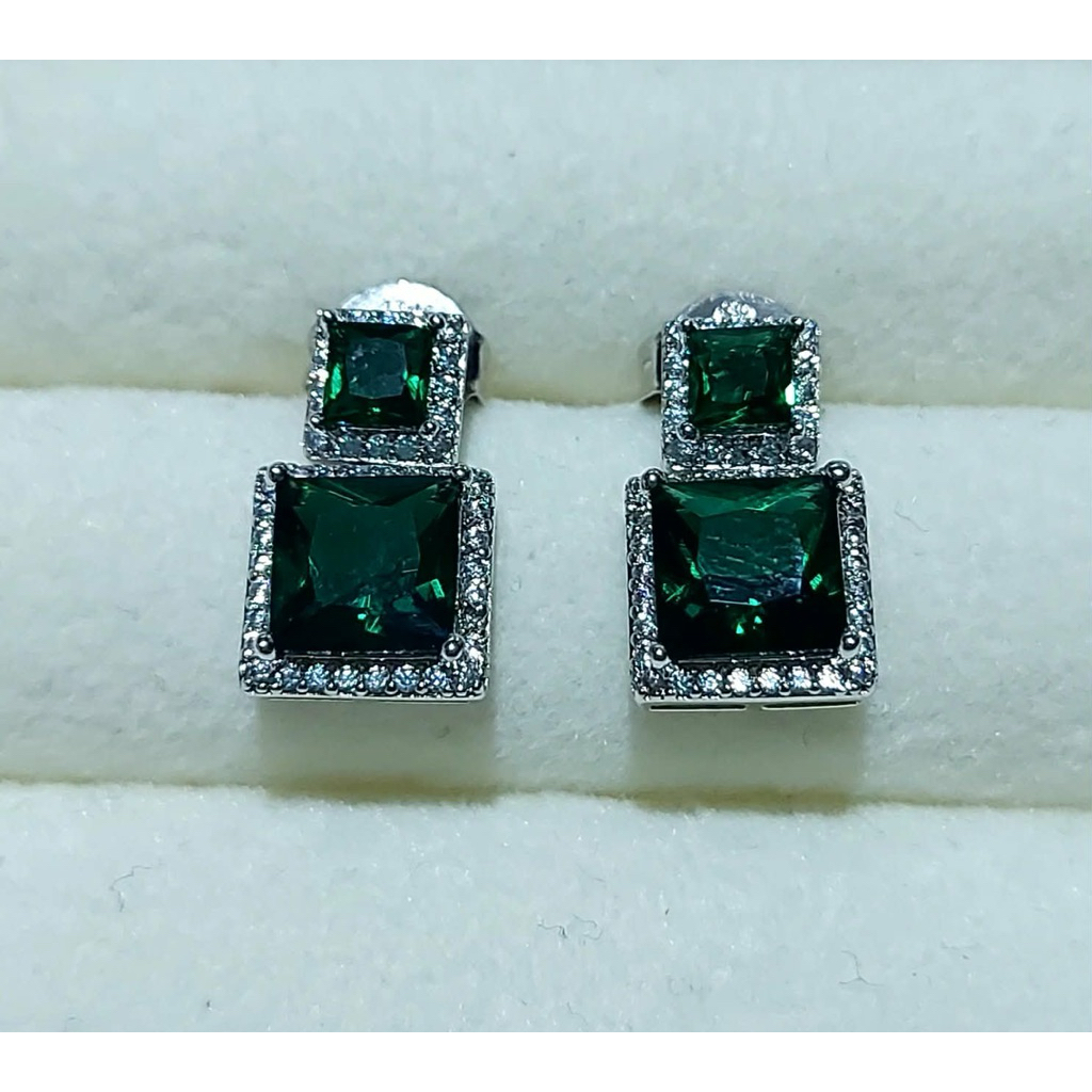 2 Square Emerald Green Drop Earrings with Diamonds – Platinum Vermeil product photo 3
