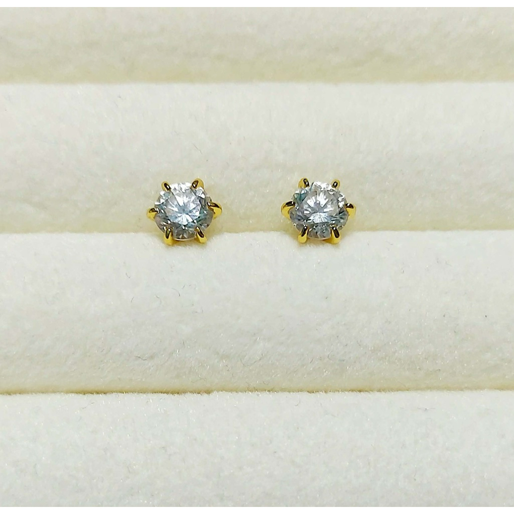 6-Prong Diamond Stud Earrings product photo 3