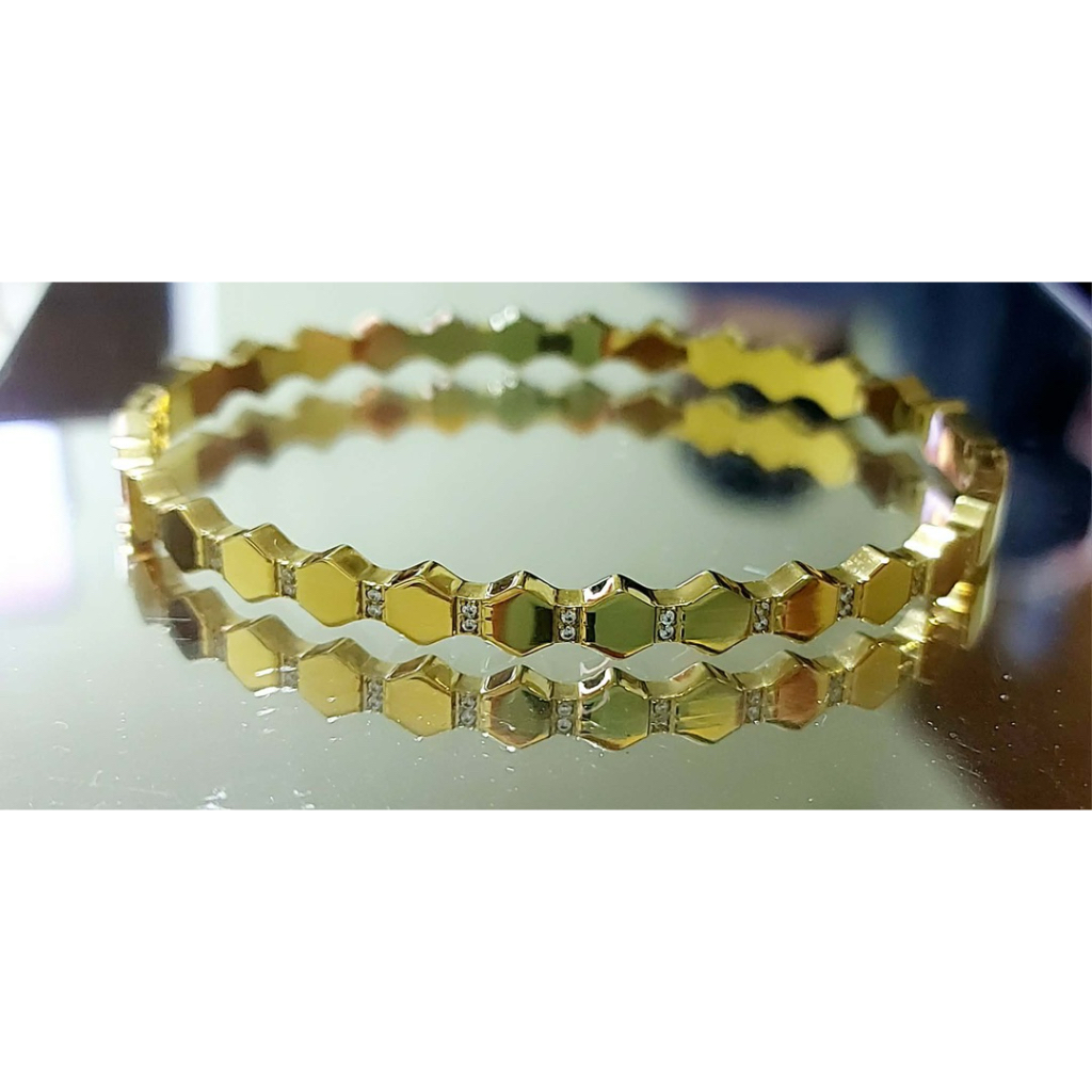 Studded Honeycomb Bangle | 17cm | 18K Yellow Gold product photo 3