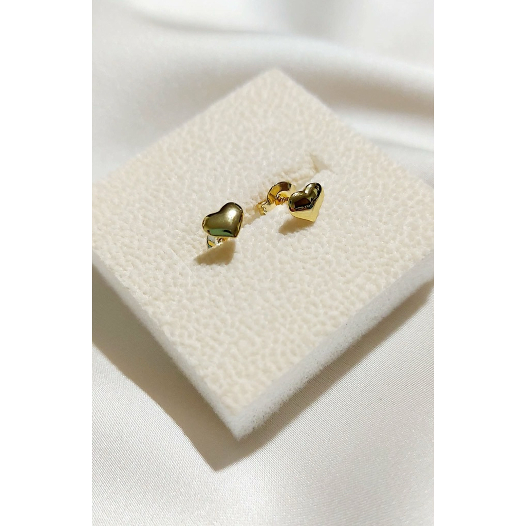 Small Heart Stud Earrings product photo 5