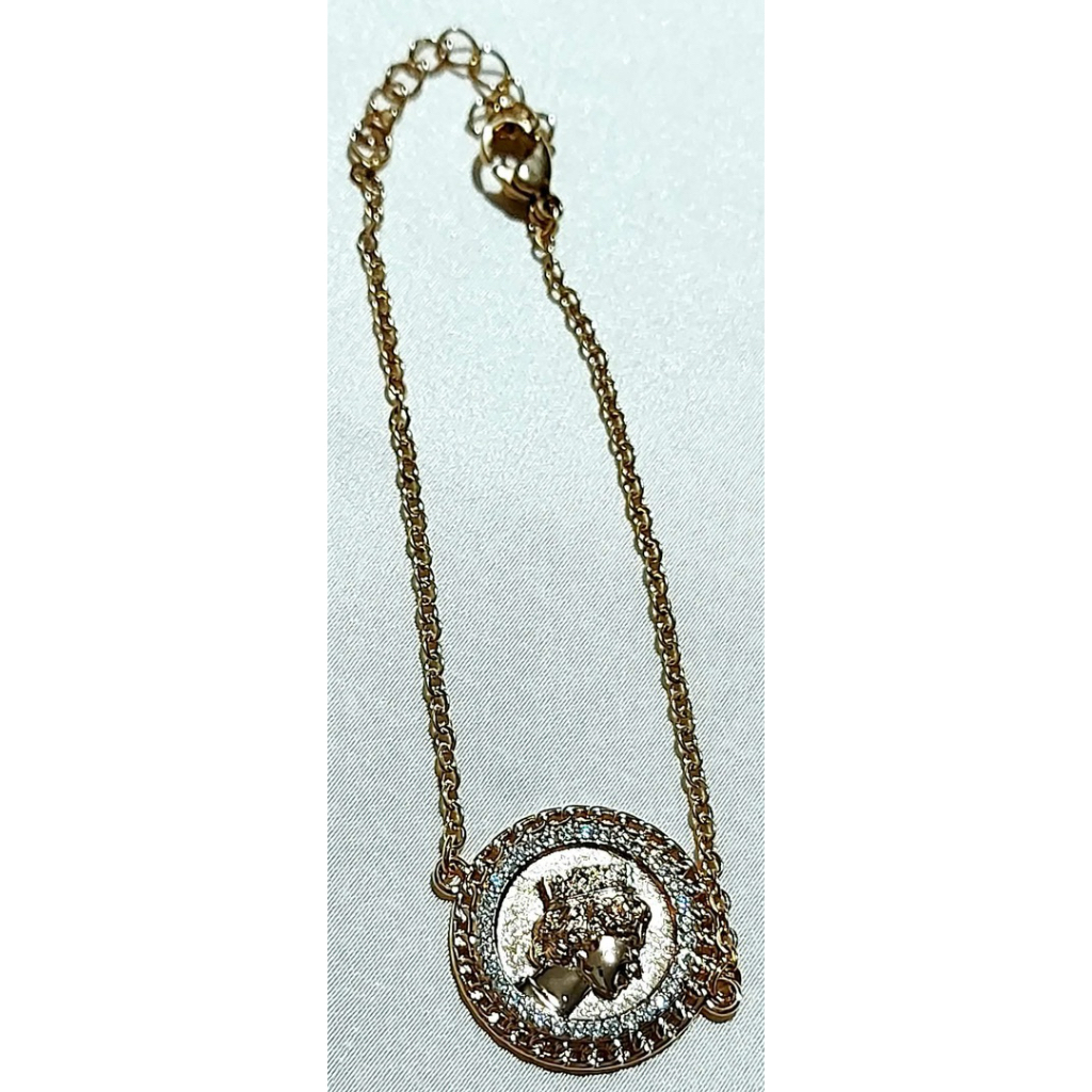 Vintage Queen Medallion Bracelet | Adjustable 7–7.5 Inches | Champagne Gold Setting product photo 5