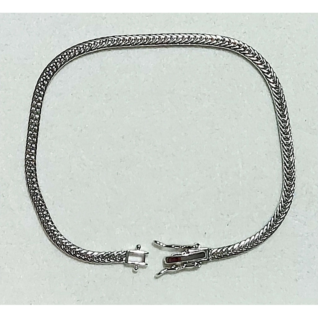 Japan Triple Lock Bracelet | Platinum Setting product photo 2