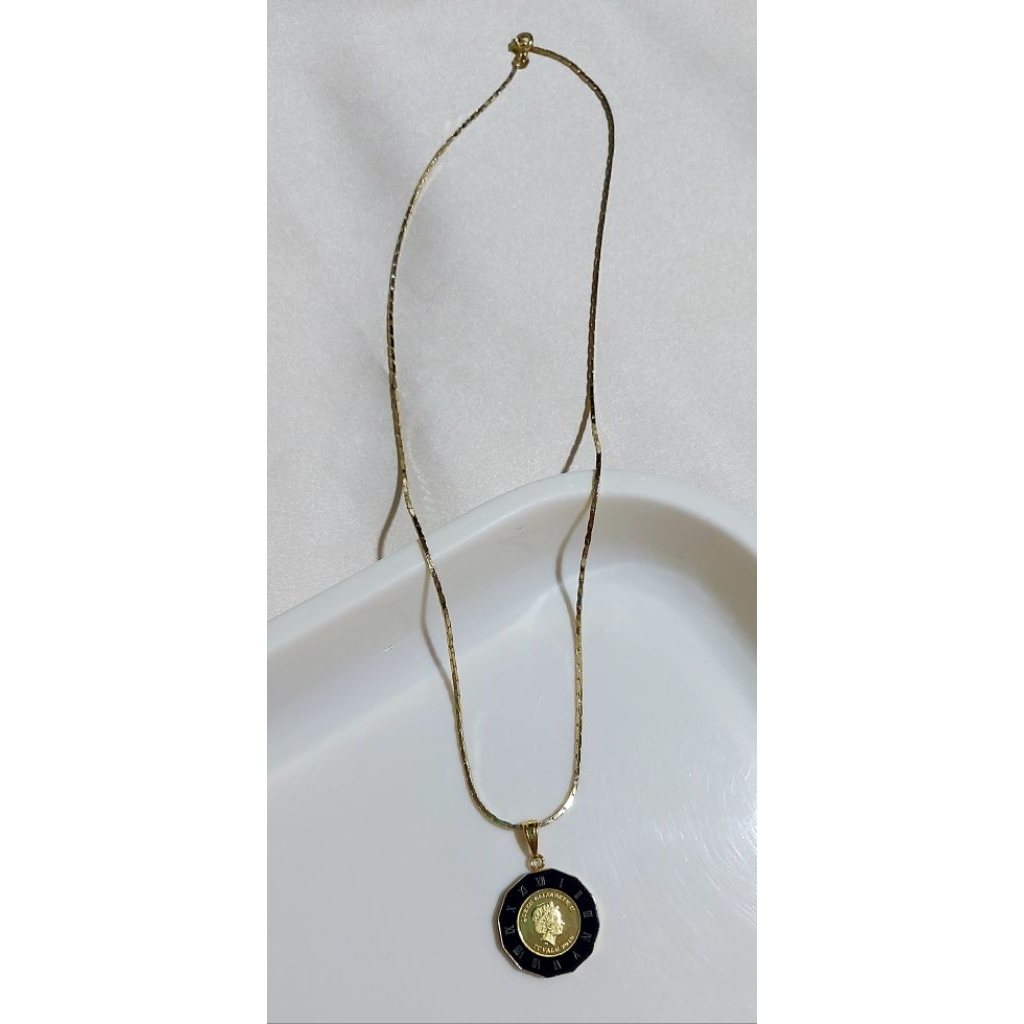 Queen Elizabeth Timeless Necklace product photo 4
