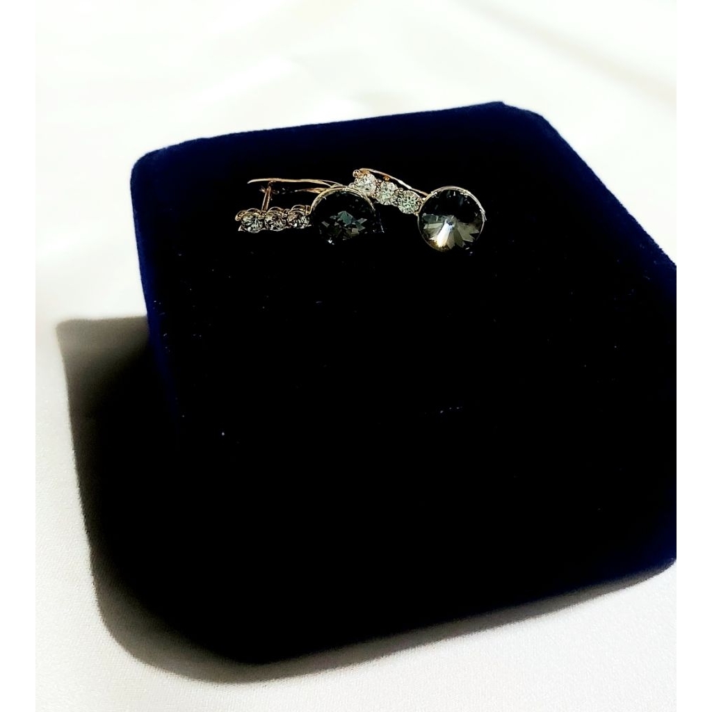 Elegant Gray Gemstone Drop Earring w/ dia. product photo 2
