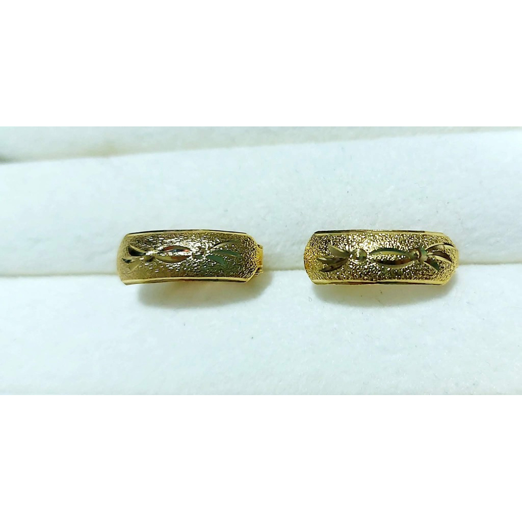 Simple Textured Clip Earrings product photo 3