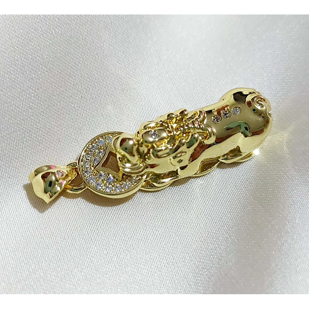 Elegant Pi Yao with Coin Pendant | Pavé Diamond Accents | Yellow Gold Setting