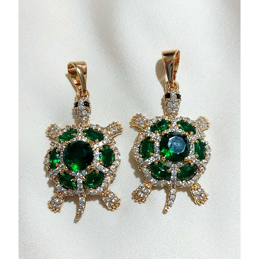 Emerald Turtle Pendant | Diamond Accent in Champagne Gold Setting product photo 2