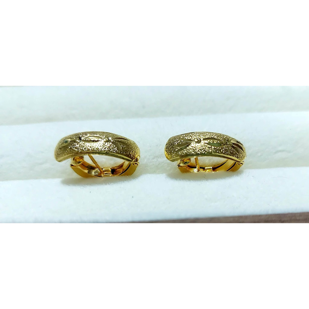 Simple Textured Clip Earrings product photo 5