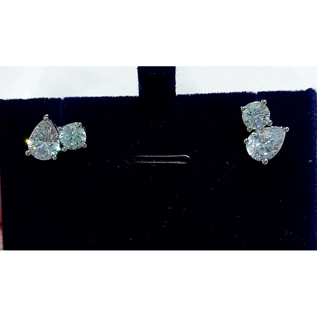 Cluster Stud Earrings | Pear-cut & Round-cut Diamonds