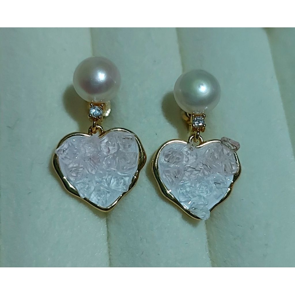 Pearl and Heart Drop Earring yg. product photo 5