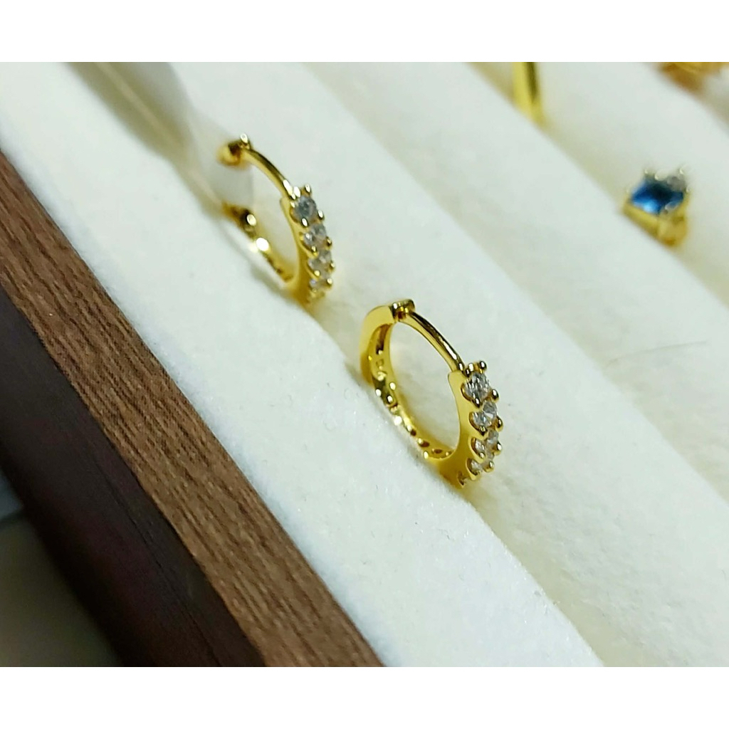 Small Loop with Diamond Earrings product photo 1