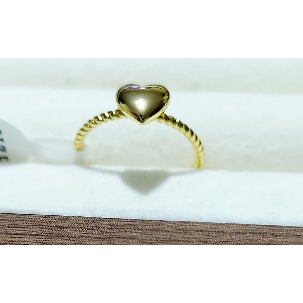 Thin Twisted Ring with Heart Center s8 product photo 2