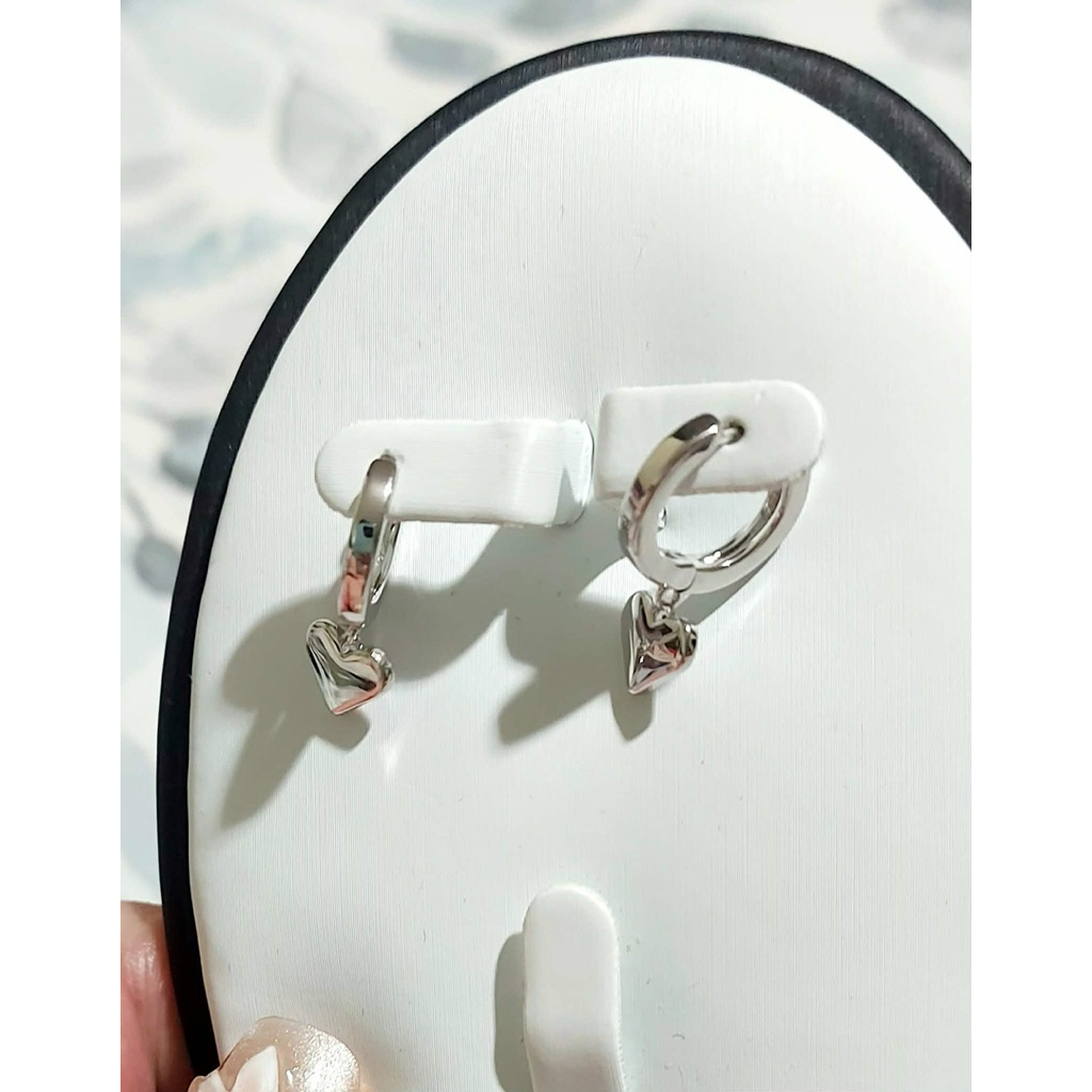 Heart Dangling Loop Earrings in Platinum Setting | Elegant Drop Earrings product photo 2