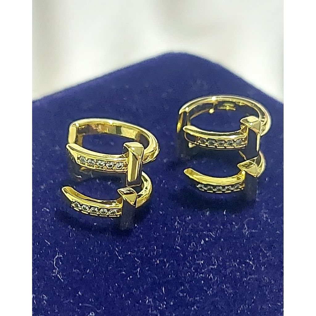 1pc Diamond Accent Ear Cuff | Yellow Gold Setting | Limited Edition