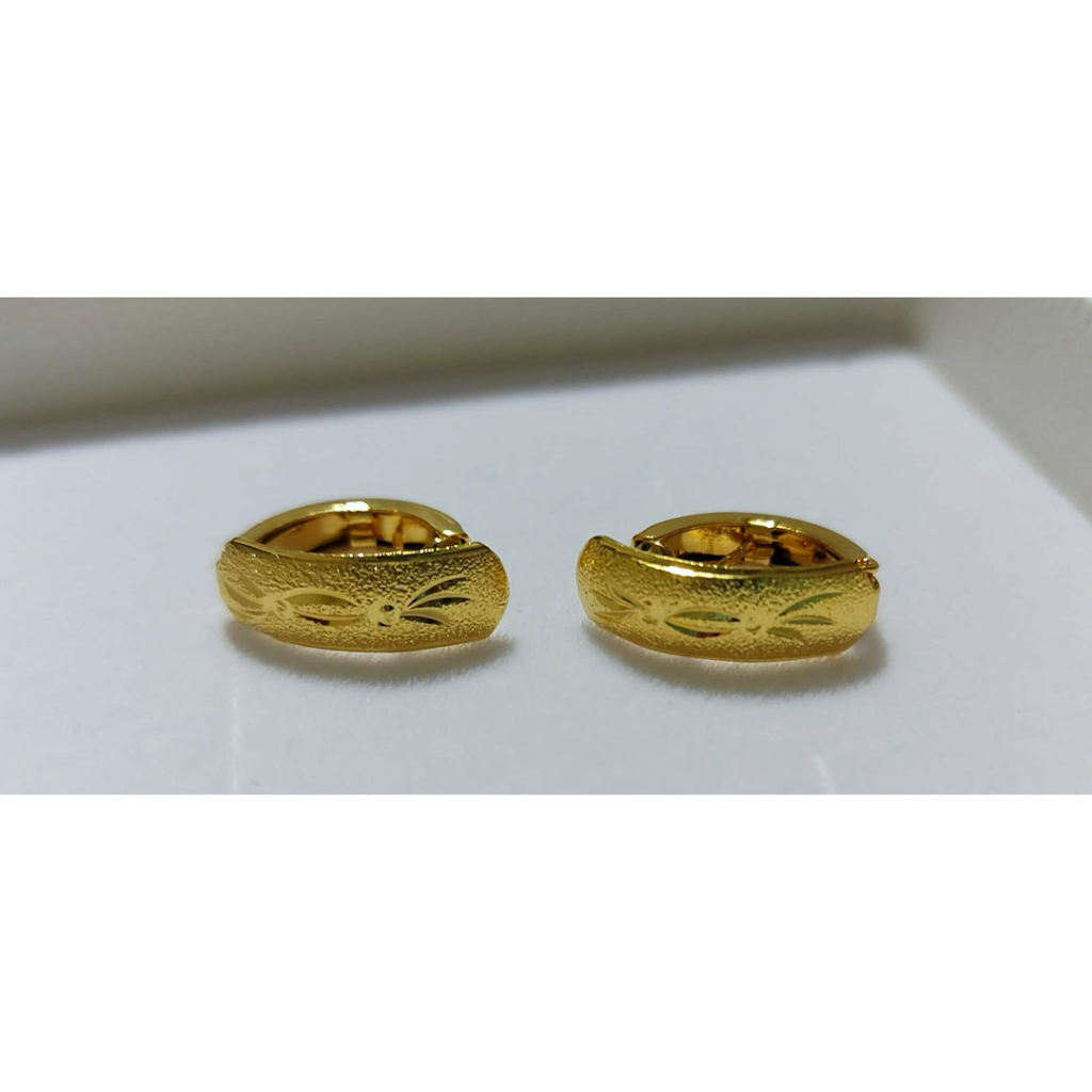 Simple Textured Clip Earrings product photo 4