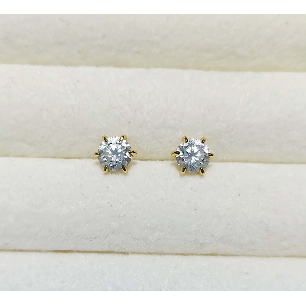 6-Prong Diamond Stud Earrings product photo 4
