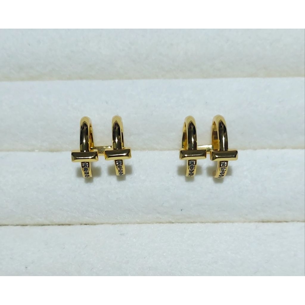 1pc Diamond Accent Ear Cuff | Yellow Gold Setting | Limited Edition product photo 2