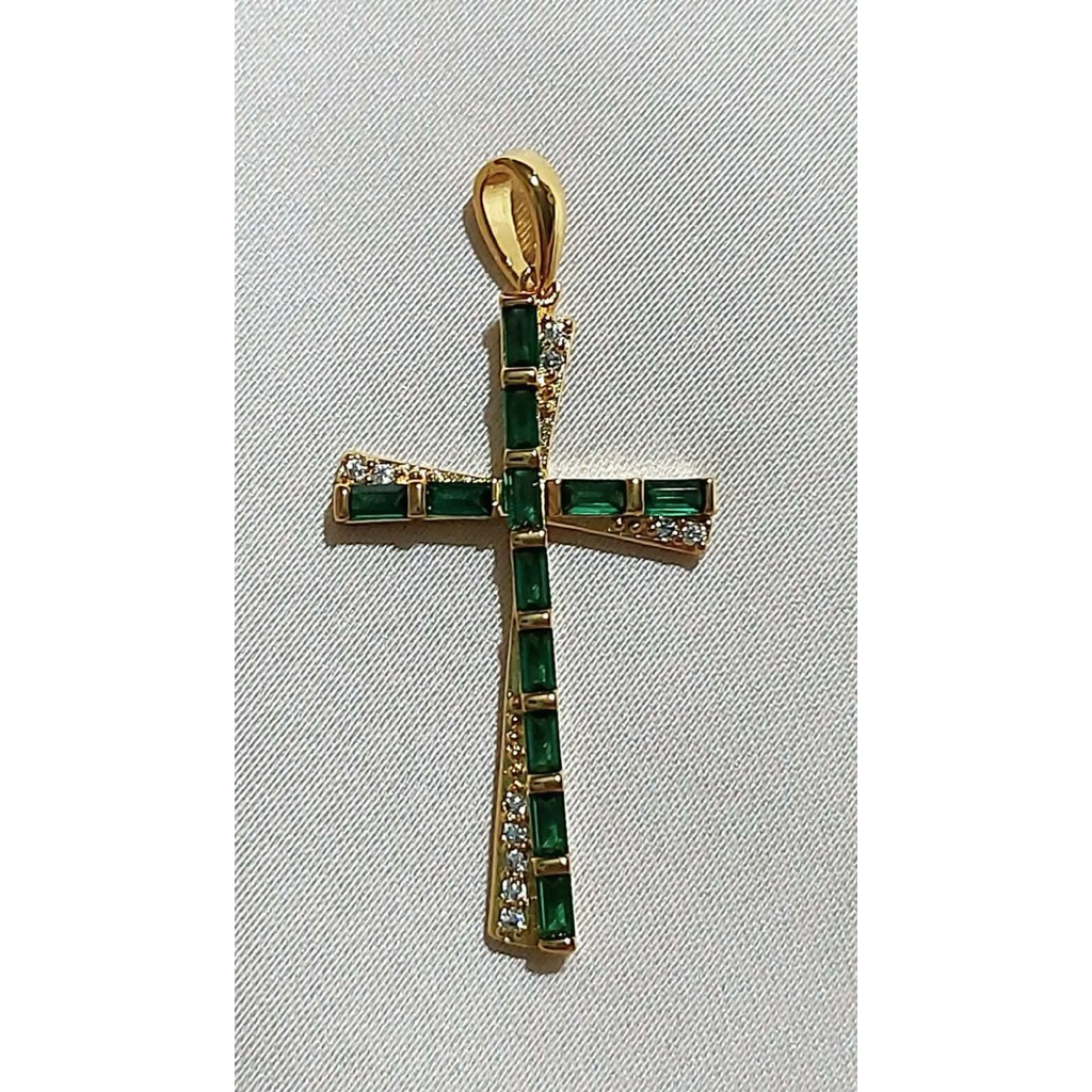 Emerald Cross Pendant | Yellow Gold Setting
