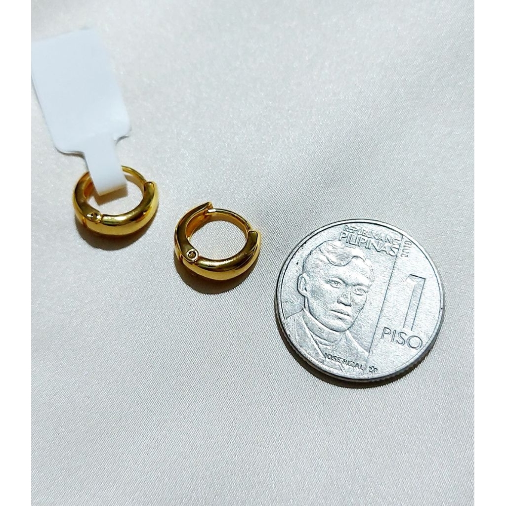 Huggies Earrings JapanGold product photo 3