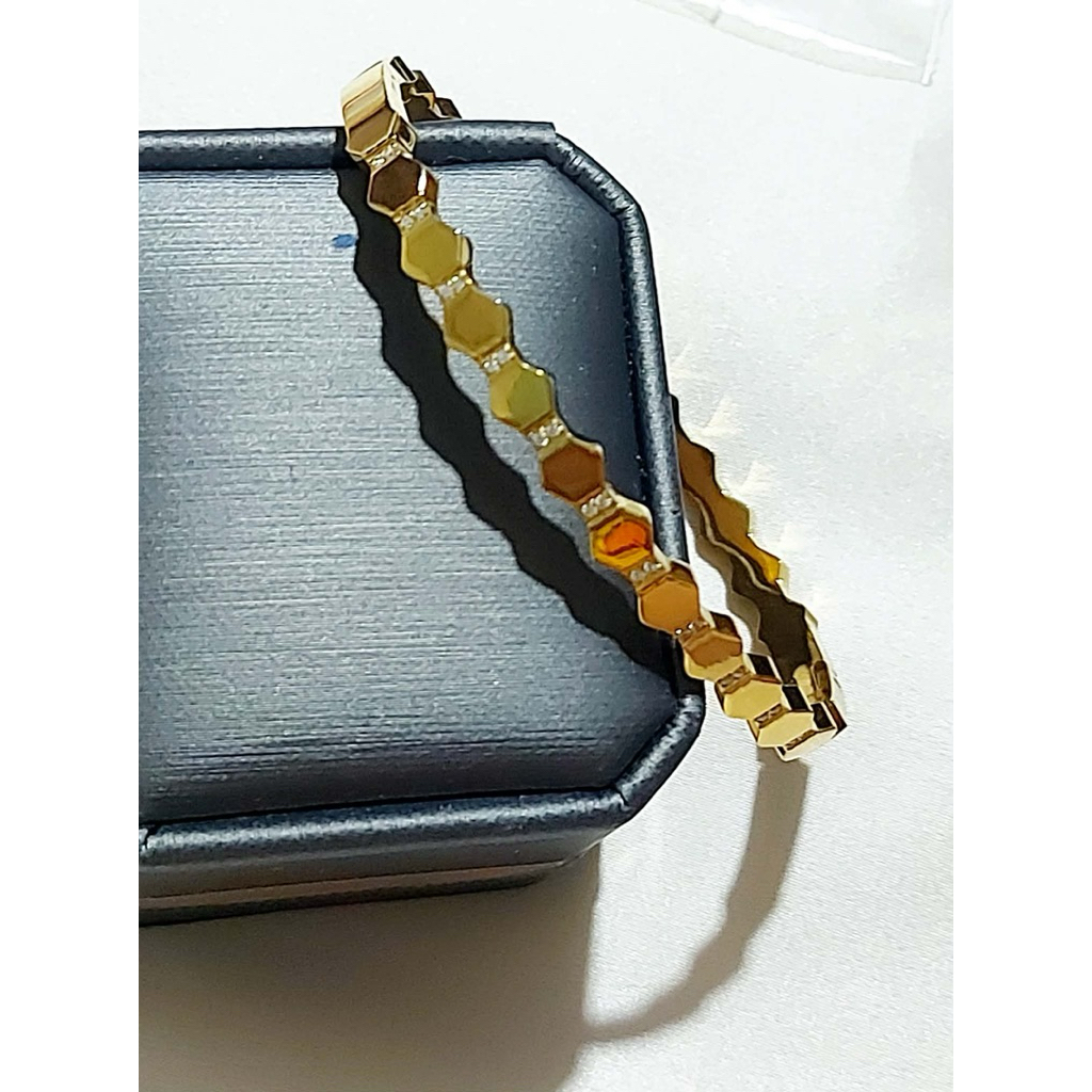 Studded Honeycomb Bangle | 17cm | 18K Yellow Gold product photo 4