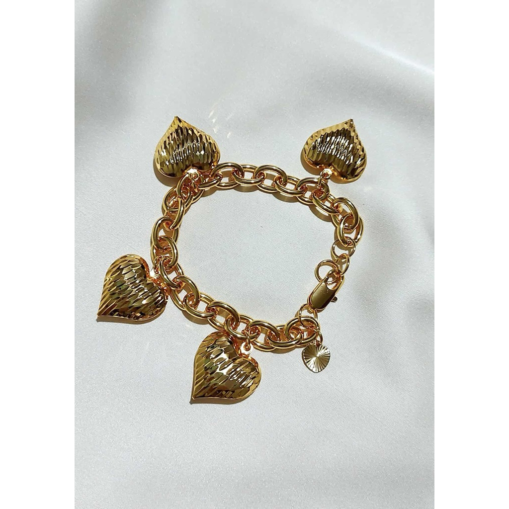 Chunky Heart Charmed Bracelet | 19cm | Yellow Gold Setting product photo 4