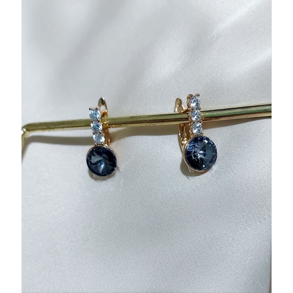 Elegant Gray Gemstone Drop Earring w/ dia. product photo 3