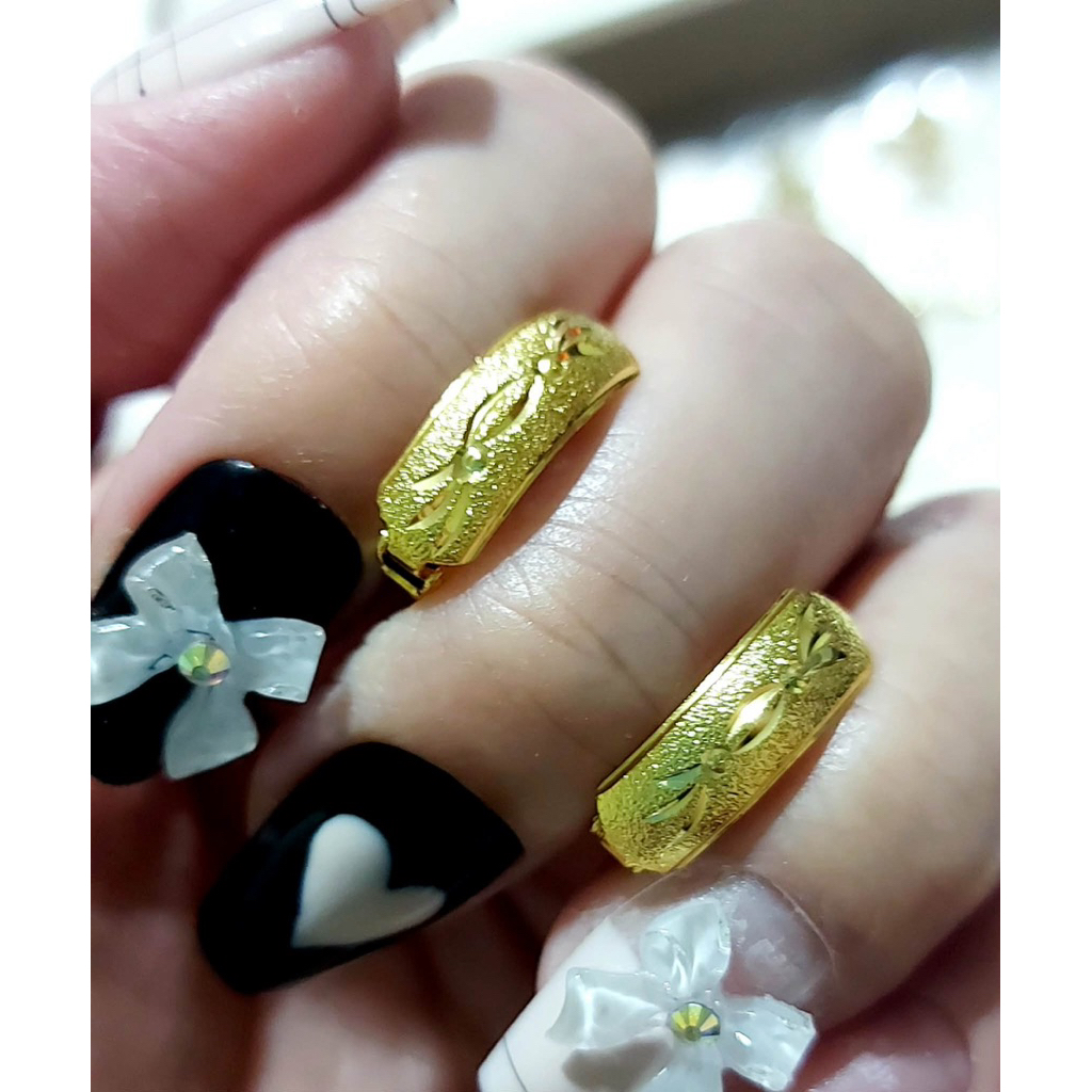 Simple Textured Clip Earrings product photo 2