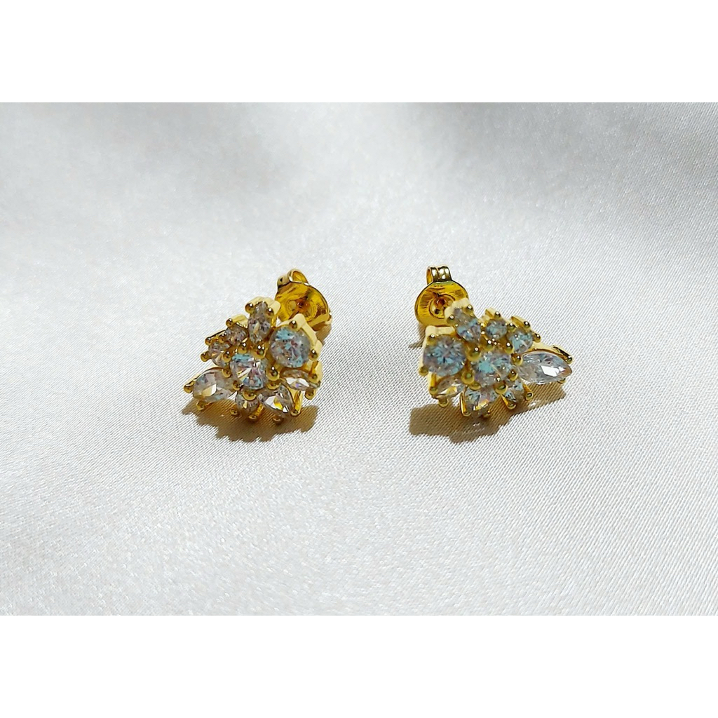 Diamond Cluster Stud Earrings product photo 5
