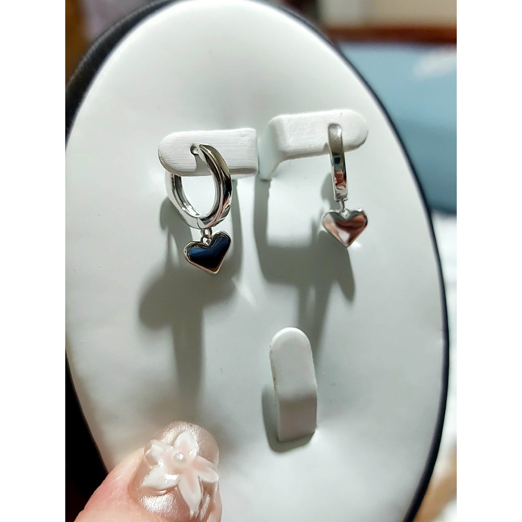 Heart Dangling Loop Earrings in Platinum Setting | Elegant Drop Earrings product photo 3