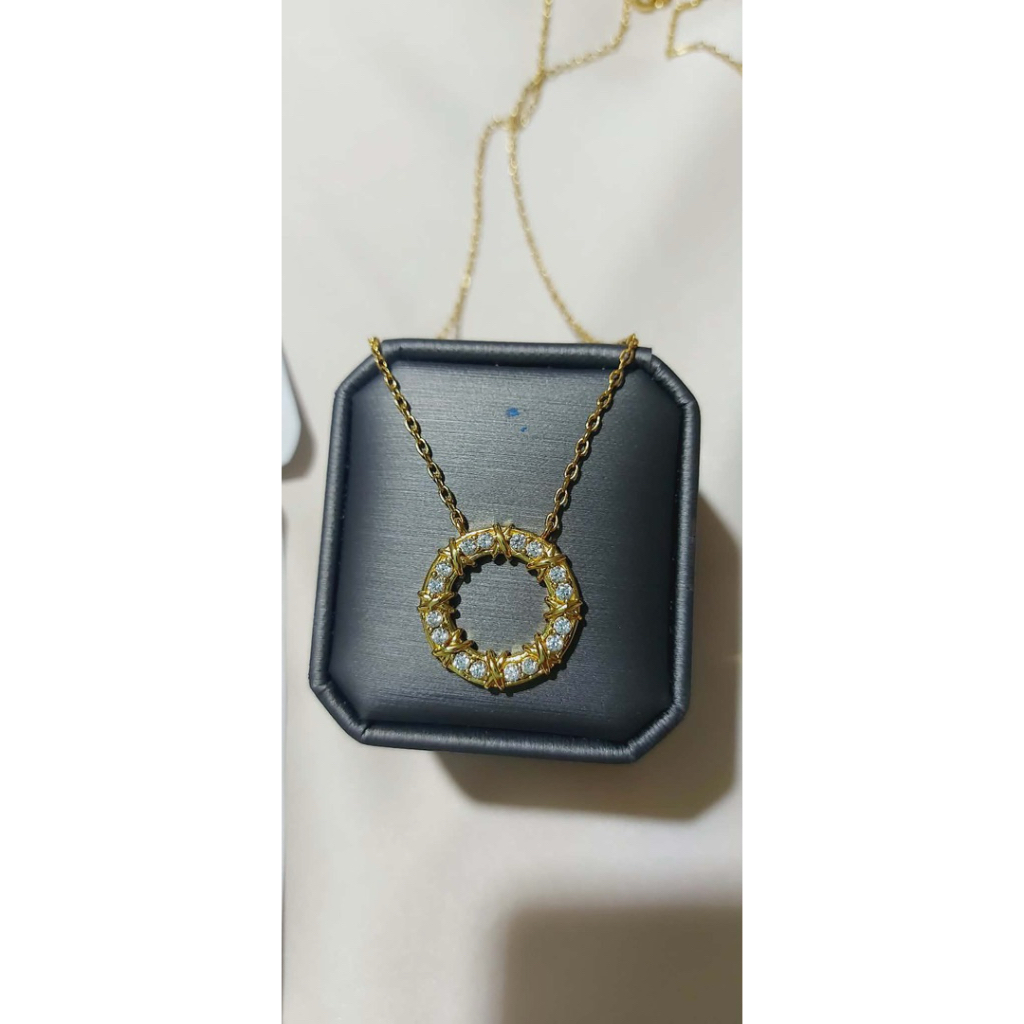 SixteenStone Circle Pendant Necklace | 18K Yellow Gold | Diamond Accents
