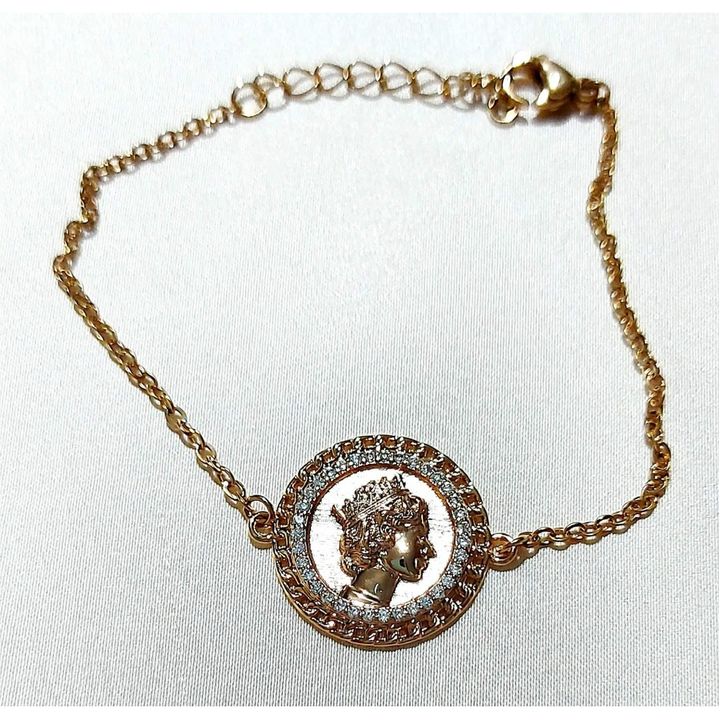 Vintage Queen Medallion Bracelet | Adjustable 7–7.5 Inches | Champagne Gold Setting product photo 1