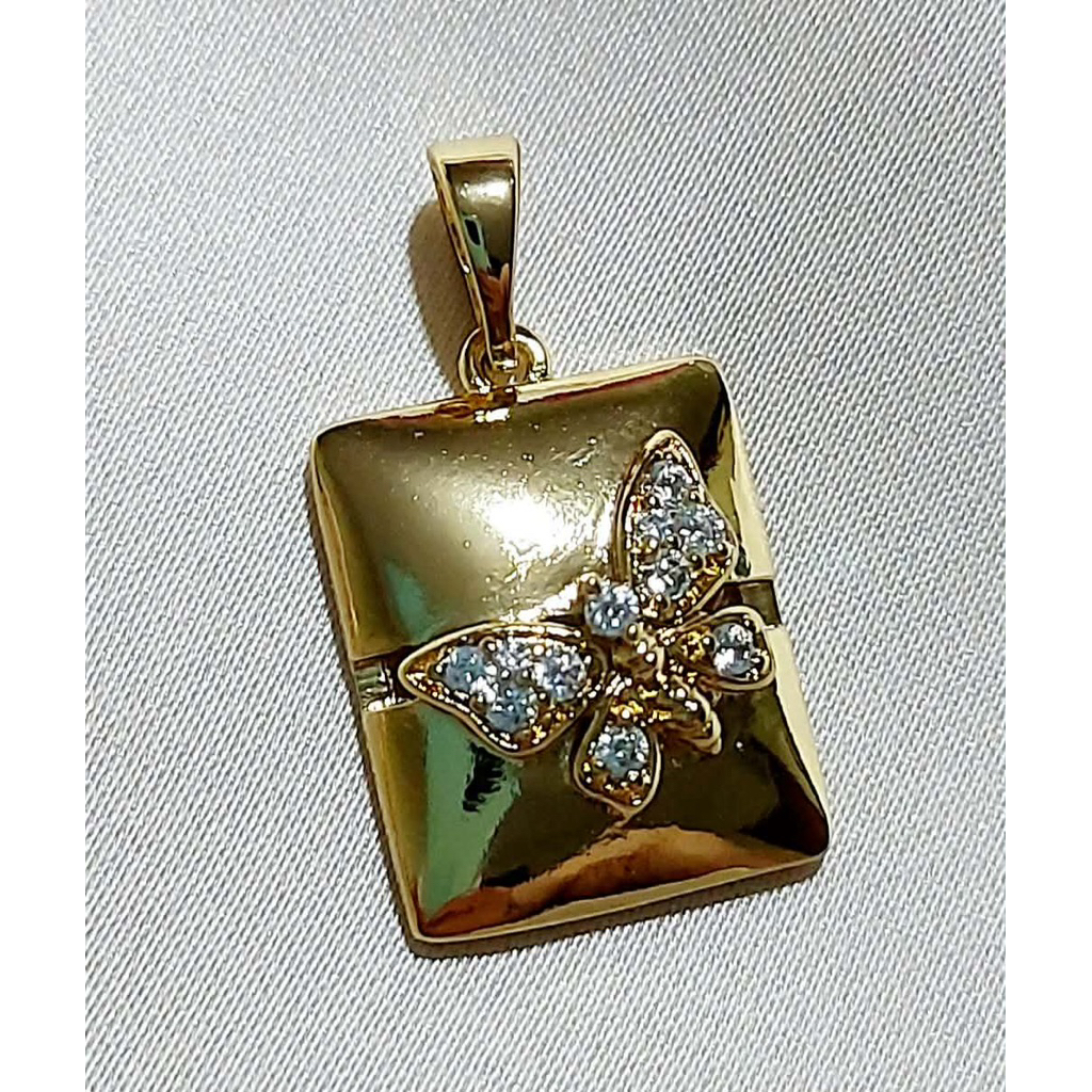 Butterfly Tag Pendant | Yellow Gold Setting