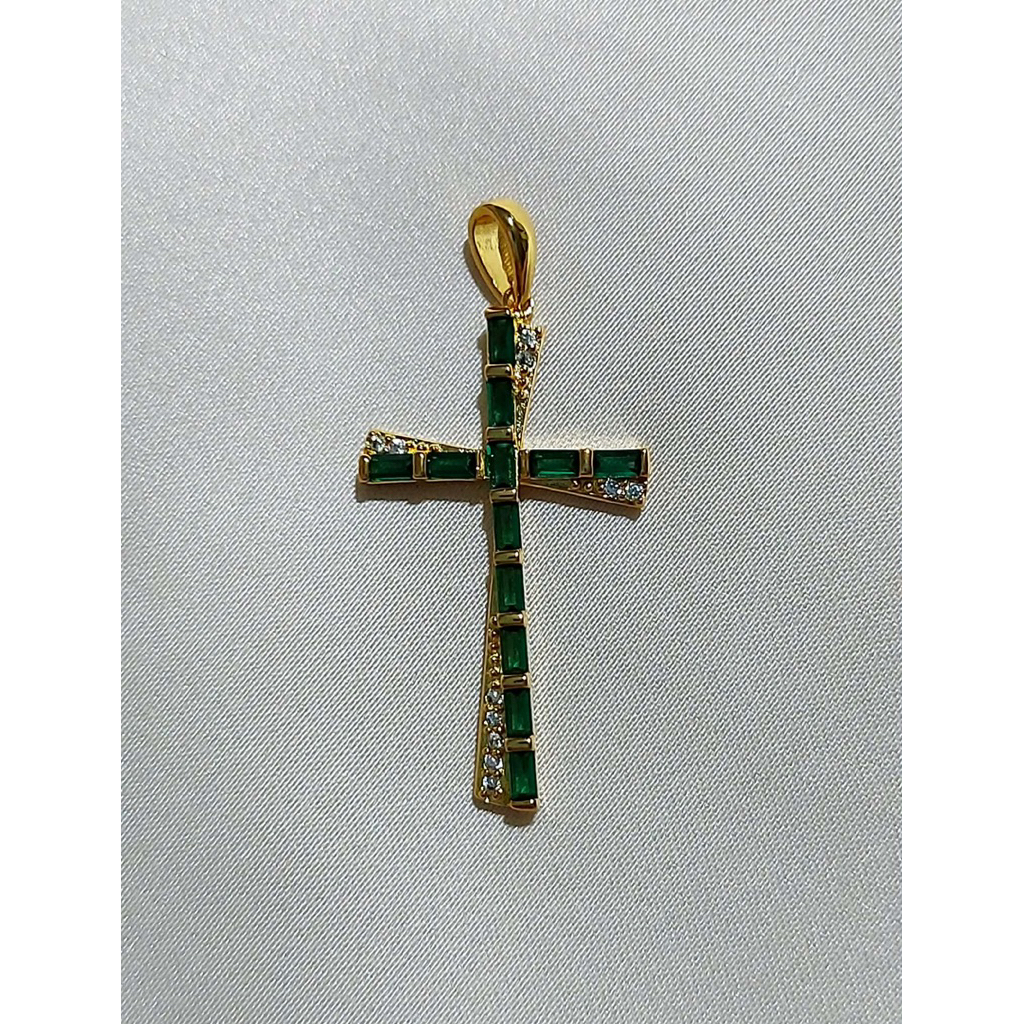 Emerald Cross Pendant | Yellow Gold Setting product photo 4