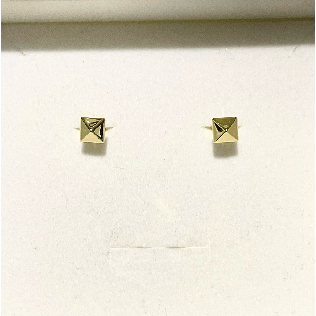 Square Pyramid Stud Earrings | Yellow Gold Setting product photo 4