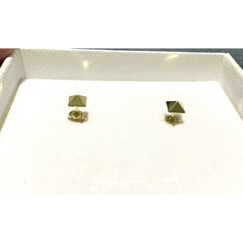 Square Pyramid Stud Earrings | Yellow Gold Setting product photo 5