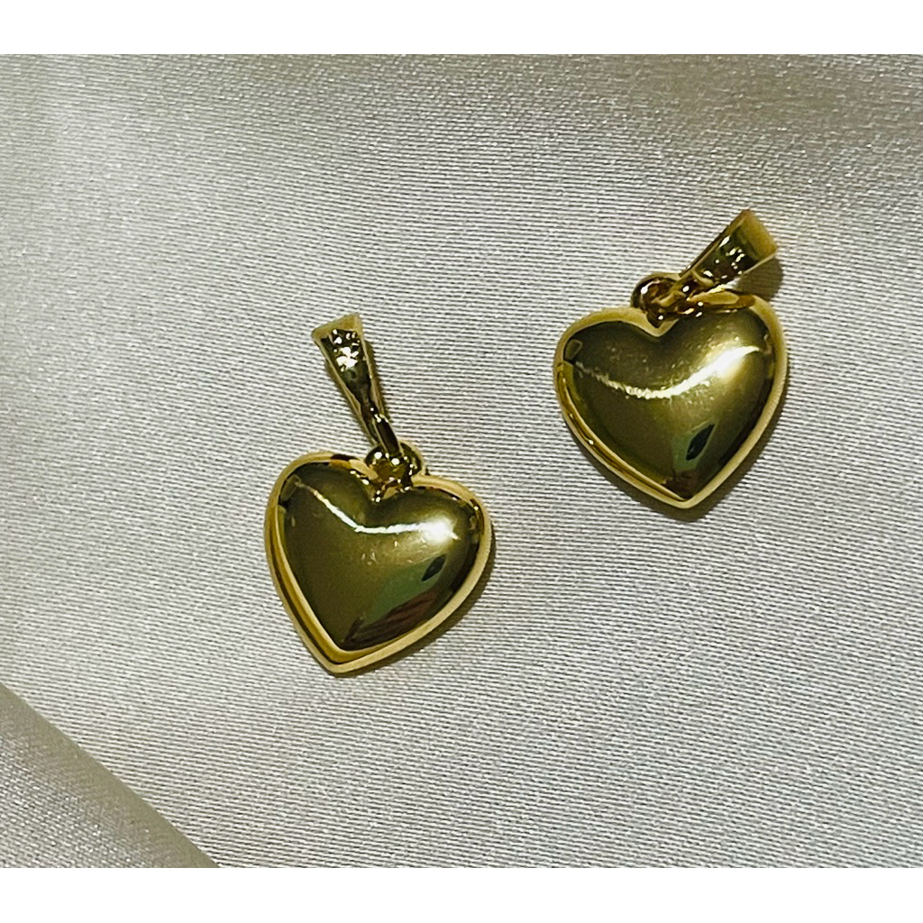 Minimalist Heart Pendant | Yellow Gold Setting product photo 2