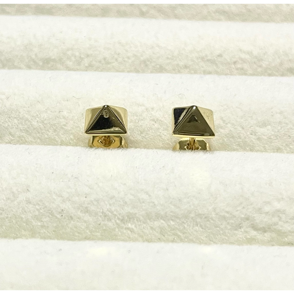 Square Pyramid Stud Earrings | Yellow Gold Setting product photo 2