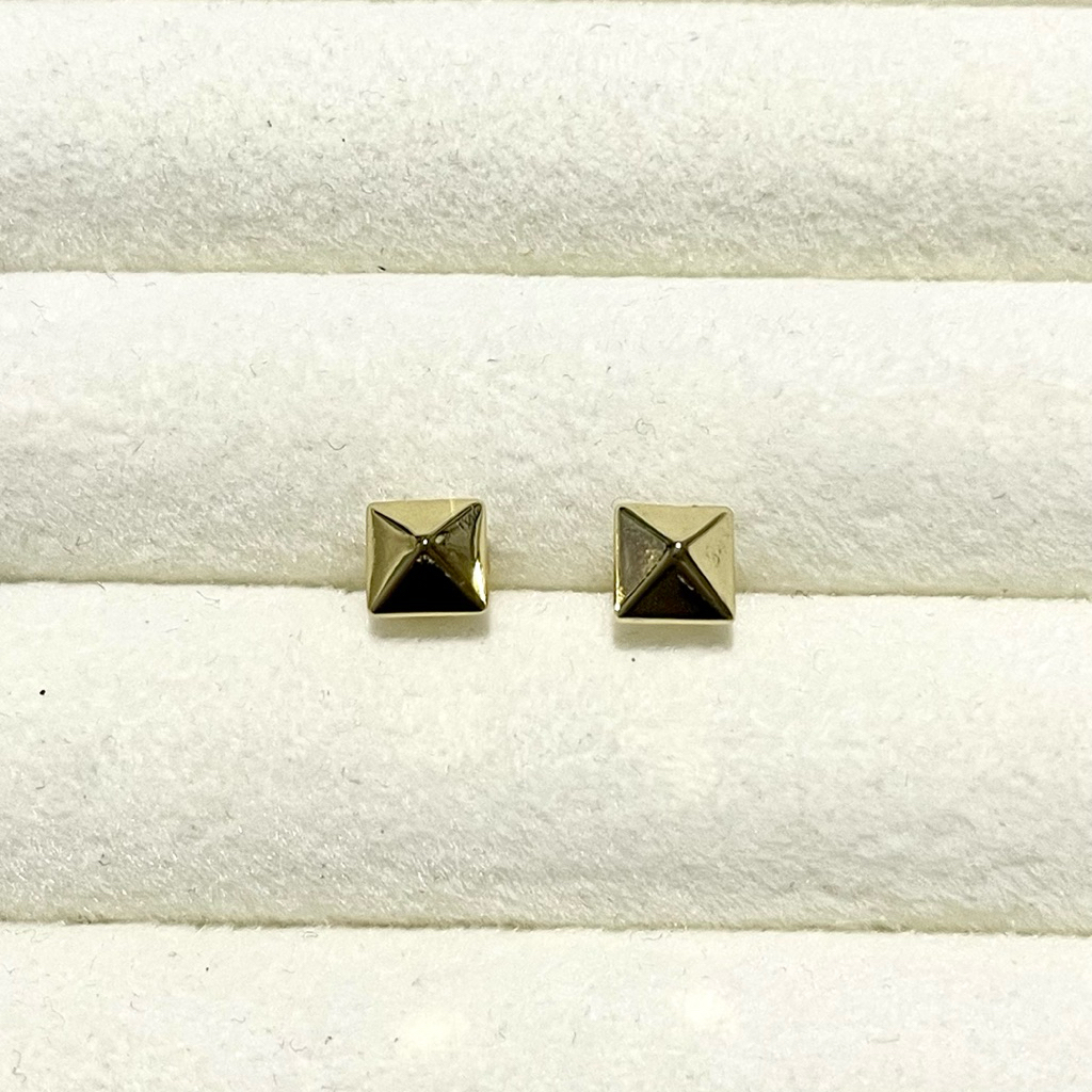 Square Pyramid Stud Earrings | Yellow Gold Setting product photo 1