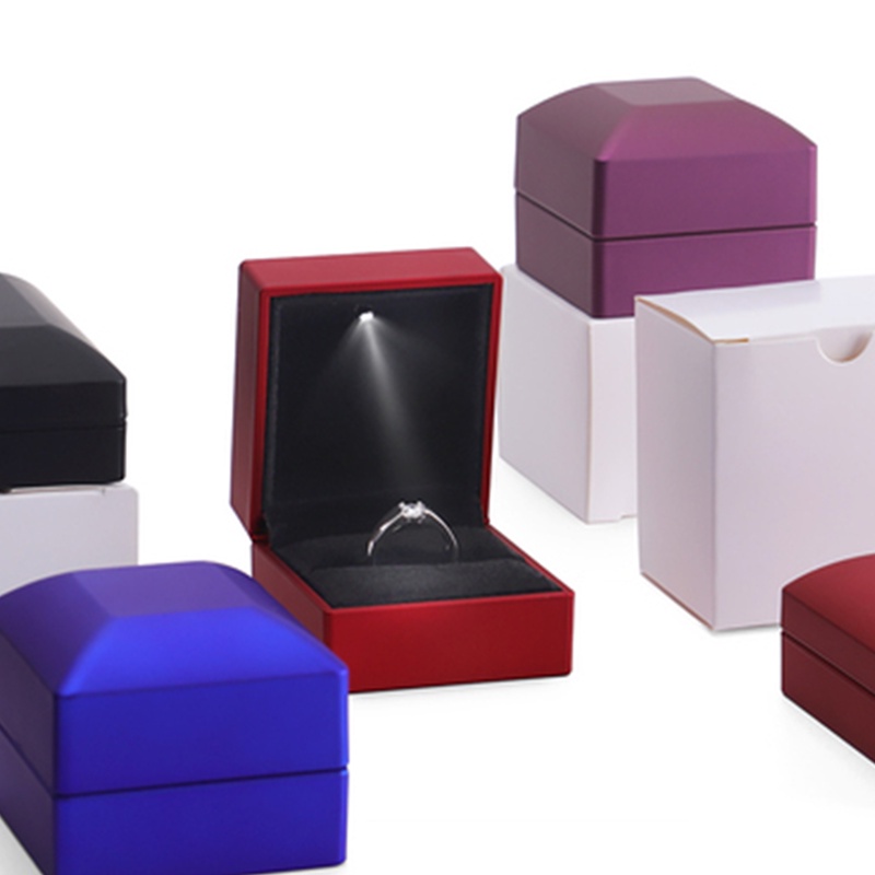 Ring Box with LED Lighted Engagement Ring Wedding Jewelry Display Case ...
