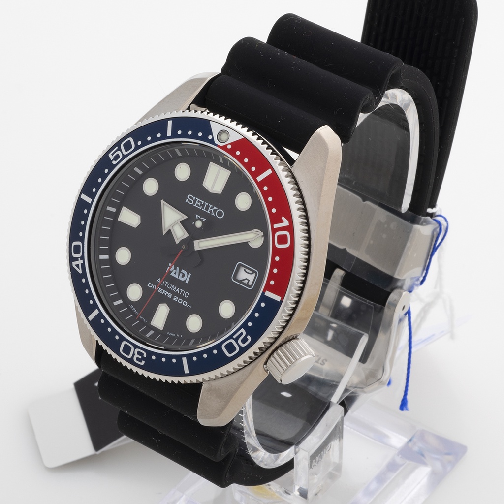 Seiko PADI Automatic Divers Date Display Water Resist 200m Black Red Frame Black Rubber Strap Watch