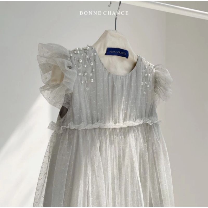 Bonne chance preloved like new really for ages 4-5 years - Image 3
