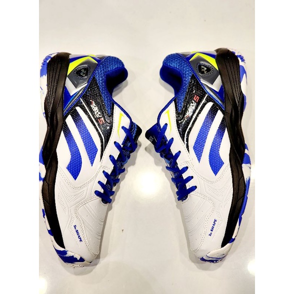yonex akayu 5